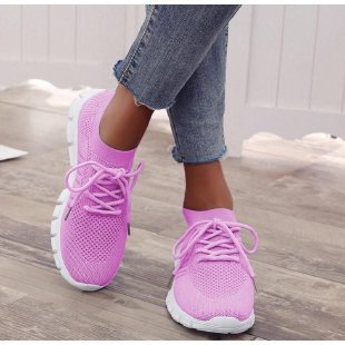 Tył damskich sneakersów z dopasowującą się cholewką