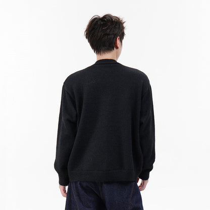Kardigan oversize z guzikami jako element casualowej garderoby