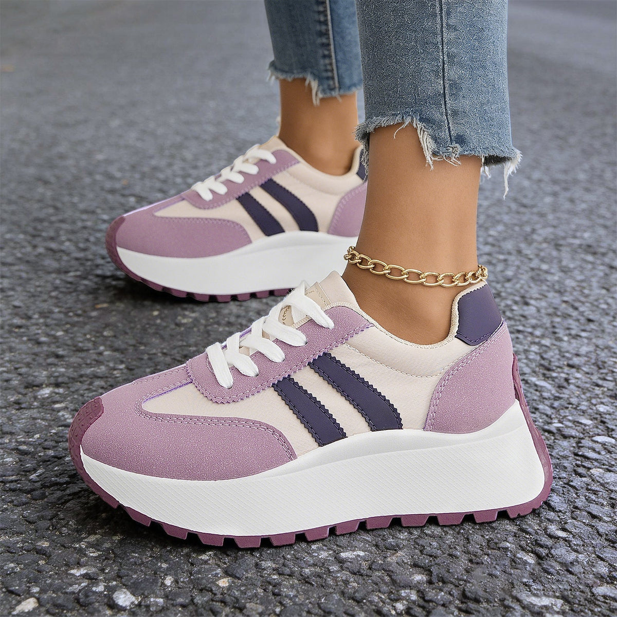 Sneakersy chunky damskie z profilowaną gumową podeszwą – ujęcie boczne