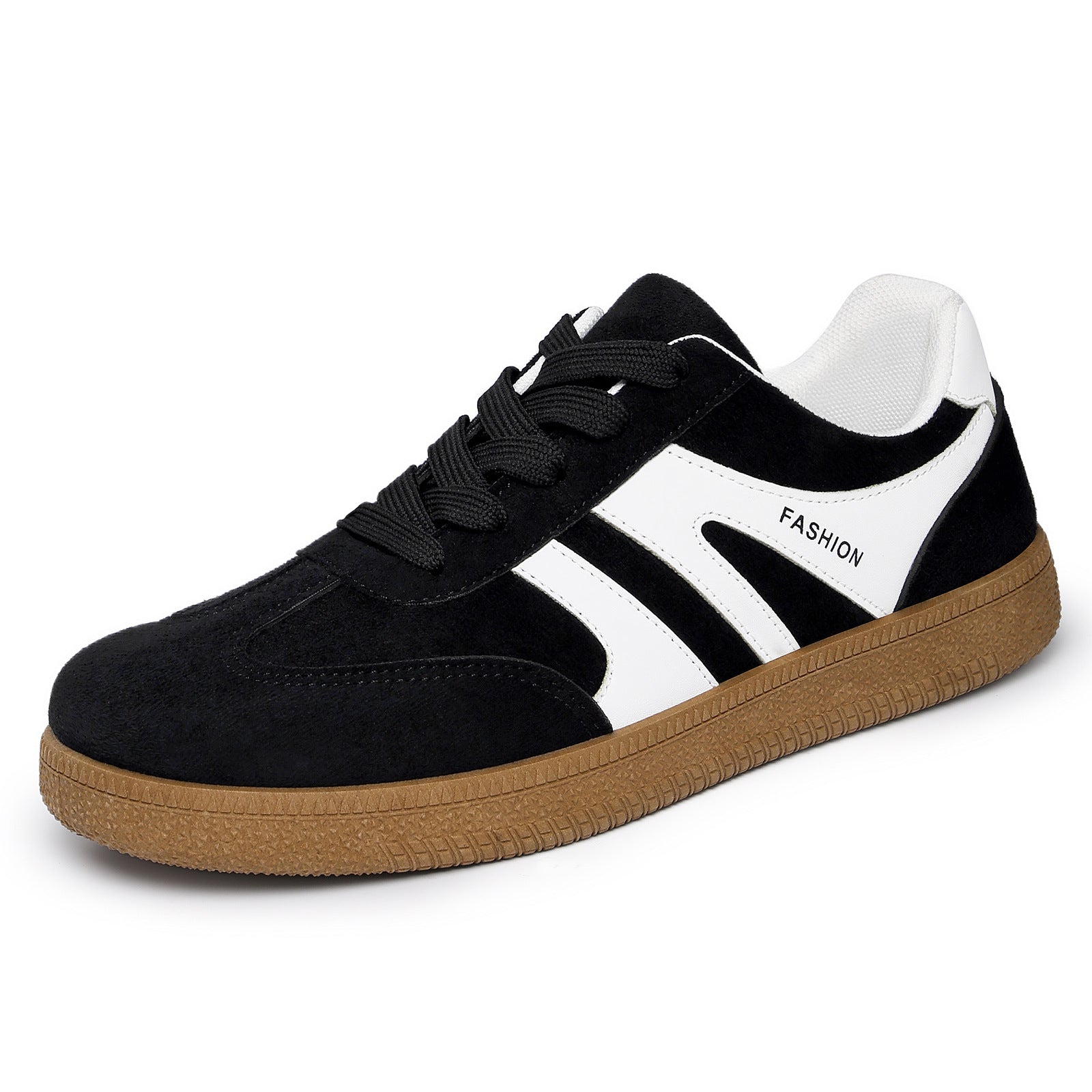 Tył męskich sneakersów z wyściełanym kołnierzem pięty