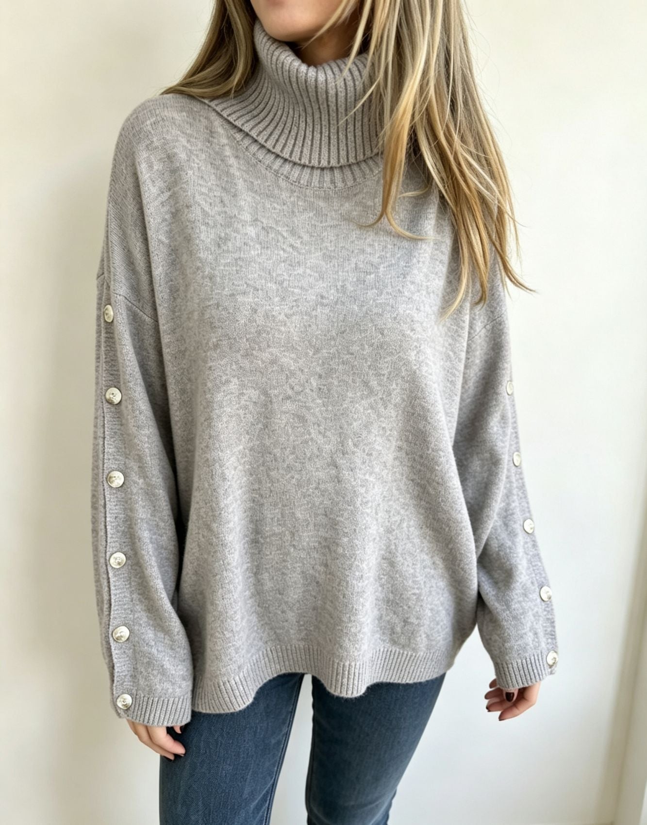 Damski Sweter Oversize Z Golfem I Guzikami