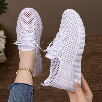 Damskie sneakersy slip on z oddychającej siatki – widok z boku