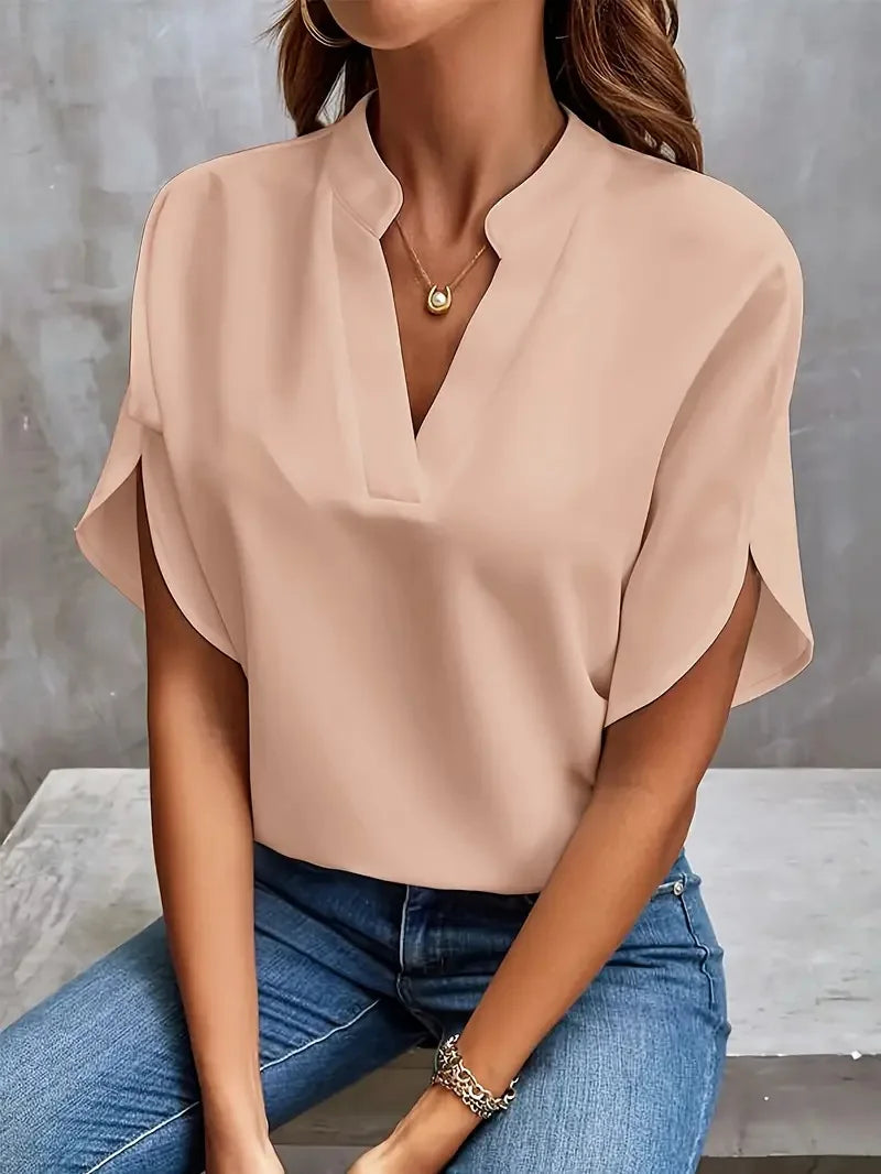 Isalie – Elegancka bluzka z dekoltem w serek, z lekkiego materiału