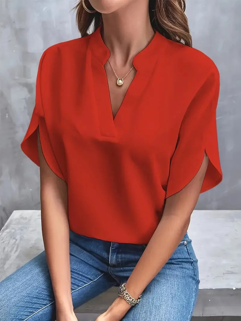 Isalie – Elegancka bluzka z dekoltem w serek, z lekkiego materiału