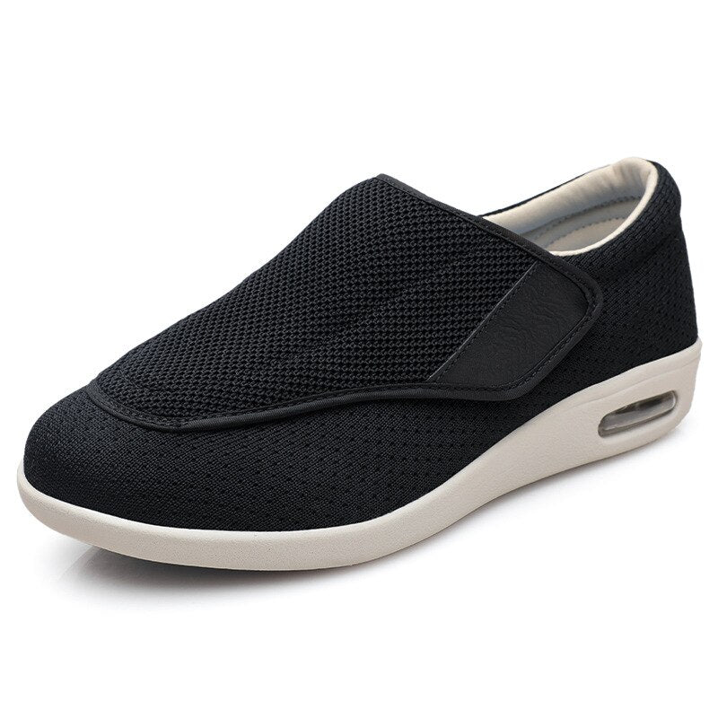 Męskie buty wsuwane casual, widok z góry na parę