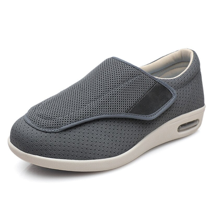 Szerokie męskie buty komfortowe, ujęcie pod kątem