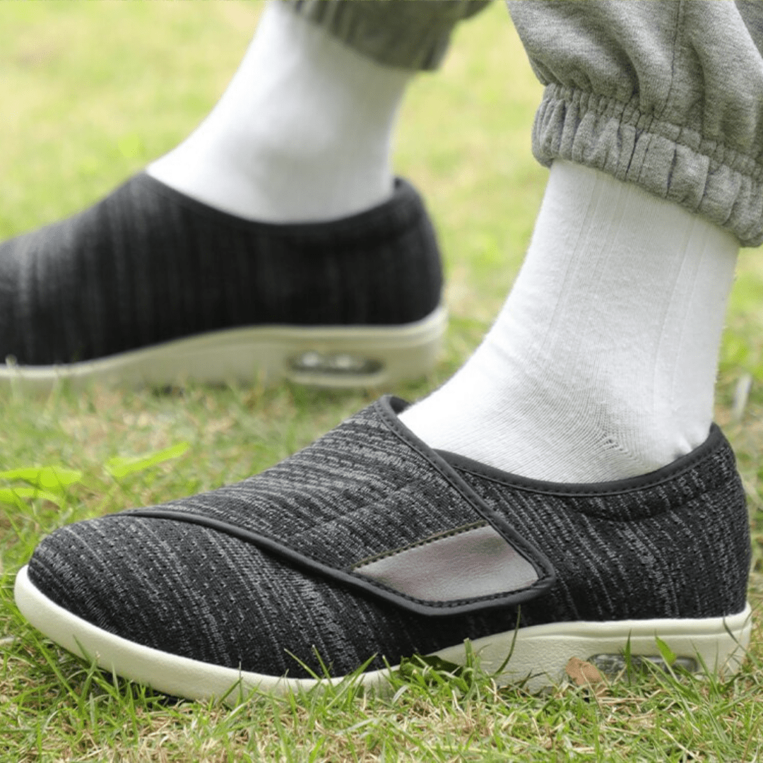 Męskie szerokie buty casual, zbliżenie na fason i materiał