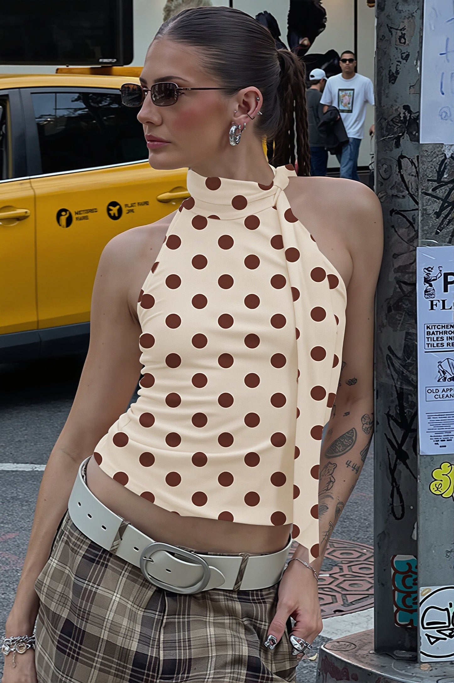 Damski top bez rękawów w kropki z dekoltem halter