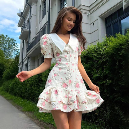 Mini sukienka z bufkami i falbanami