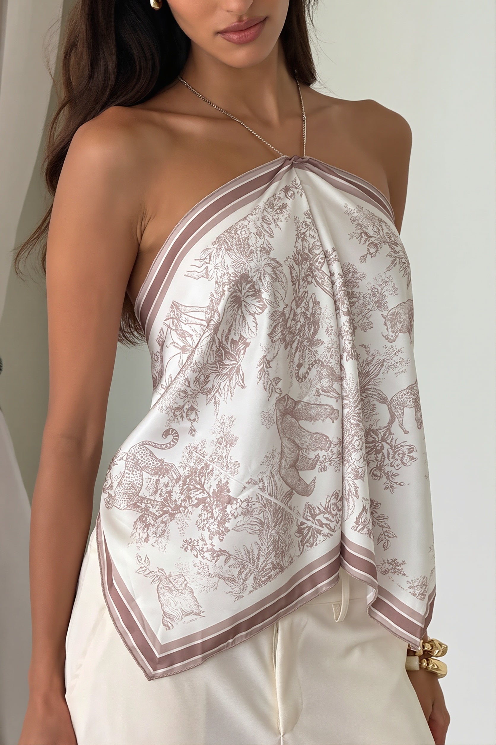 Damski top halter w kwiaty z wiązaniem na plecach, widok z tyłu