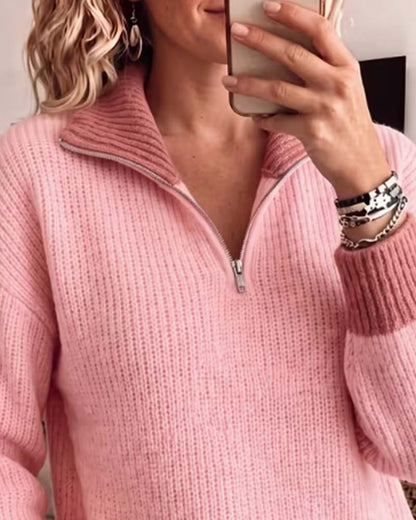 Sweter z długim rękawem pokazany z tyłu