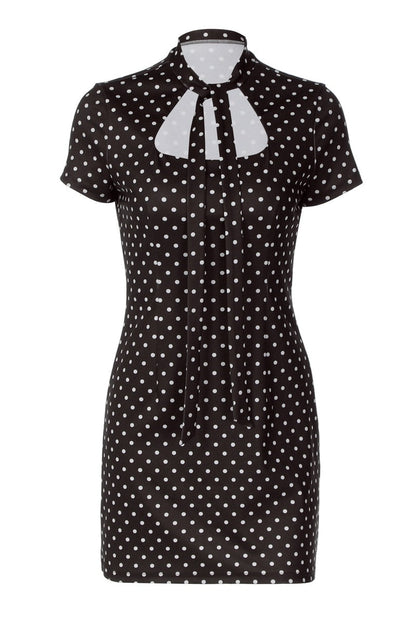 Sukienka bodycon w groszki podkreślająca sylwetkę