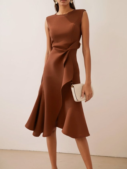 Elegancka sukienka midi do stylizacji na wyjątkowe okazje