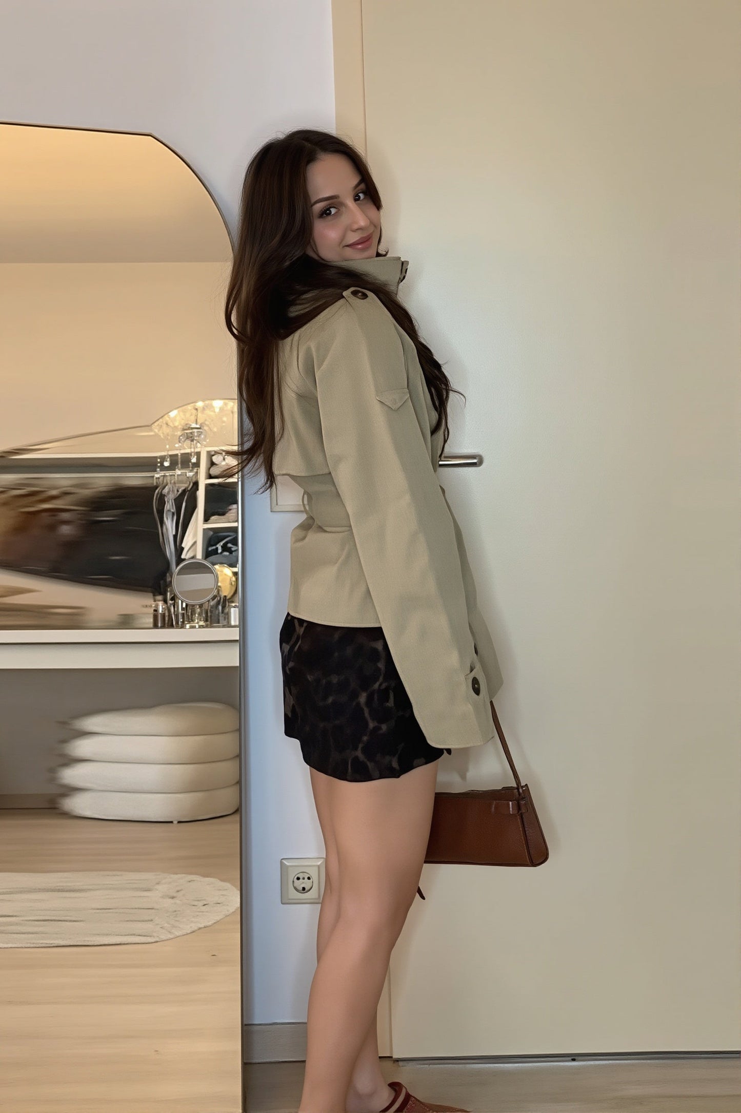 Elegancka kurtka trenczowa do stylizacji na co dzień i wyjątkowe okazje