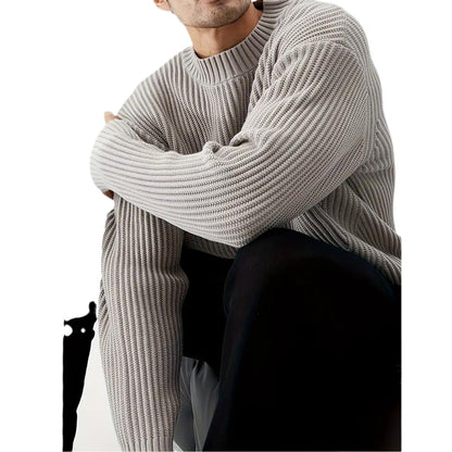 Męski sweter o luźnym kroju z okrągłym dekoltem