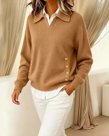 Sweter damski prezentowany w całej długości na codzienną stylizację