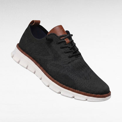 Zbliżenie na teksturę dzianiny męskich sneakersów oxford