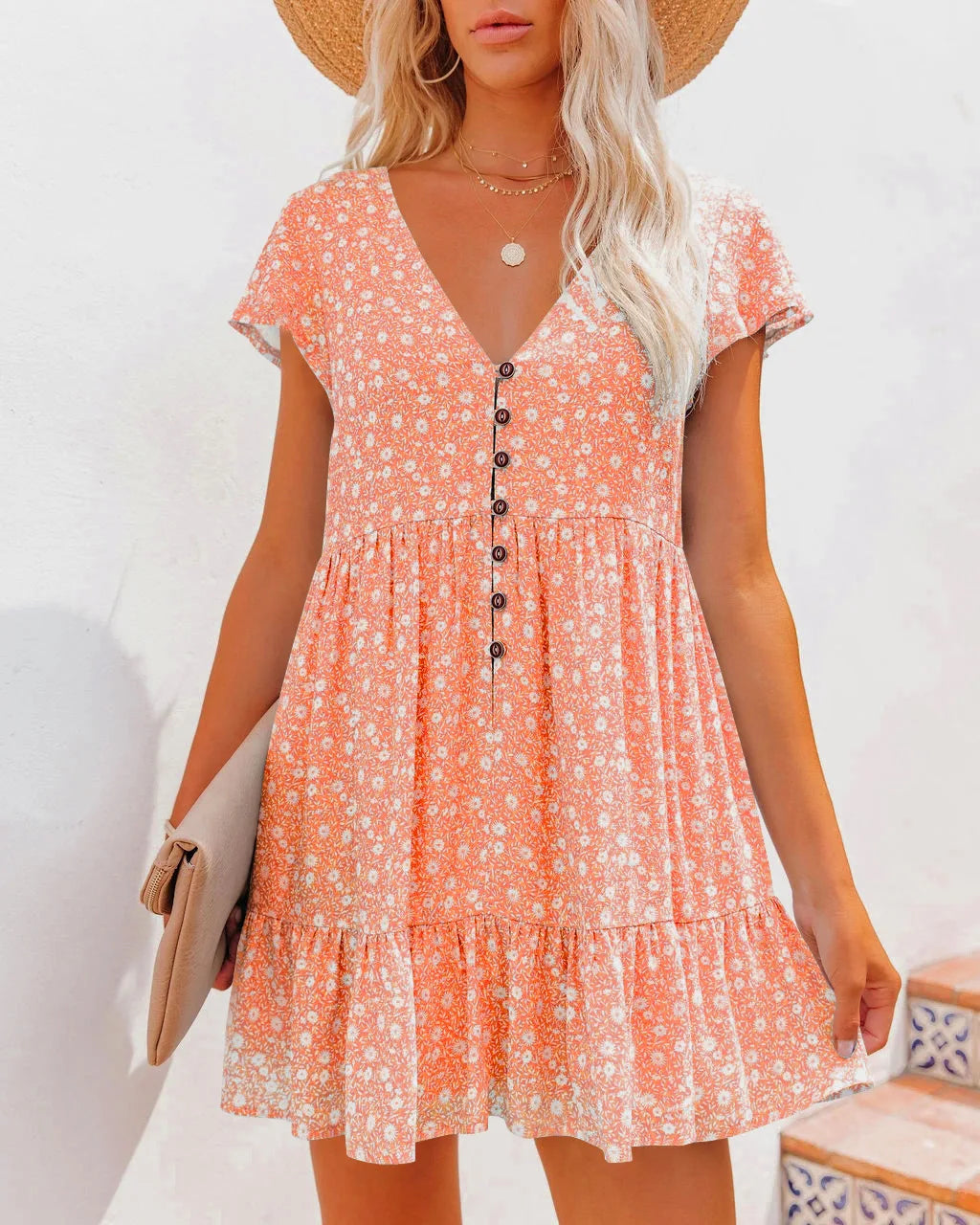 Letnia sukienka damska w kwiaty z dekoltem w serek, rozkloszowana, boho, mini