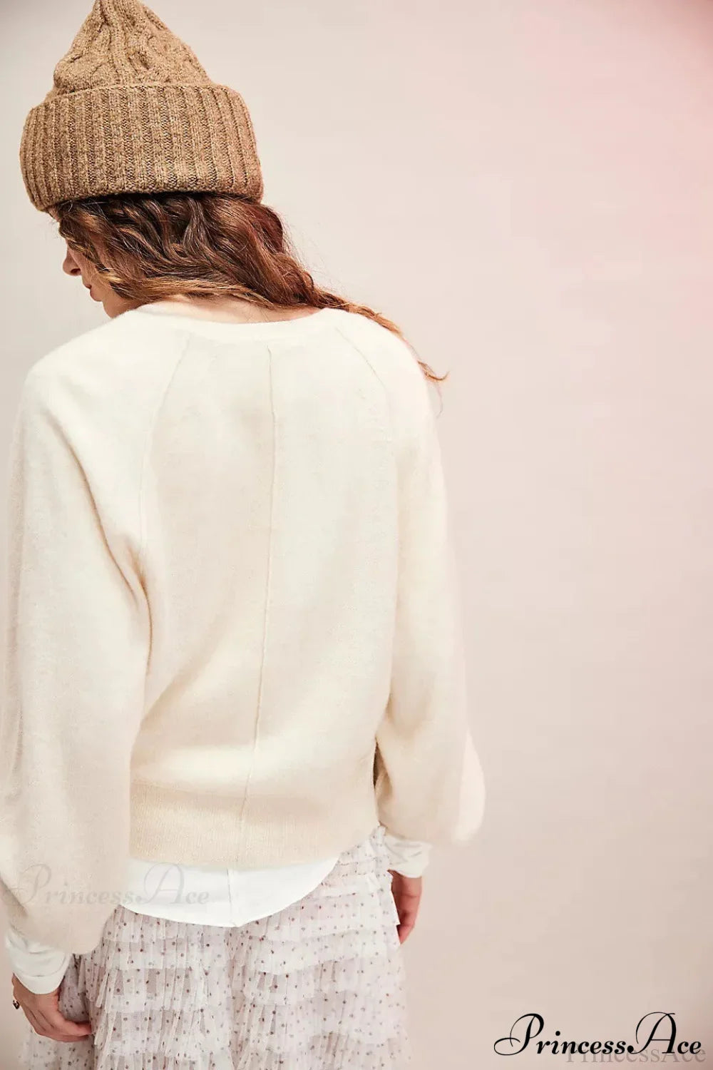 Sweter damski vintage z dekoltem V w jasnym kolorze