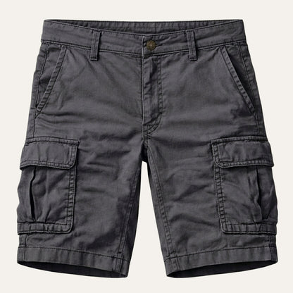 Męskie krótkie spodenki cargo regular fit, ujęcie pod kątem