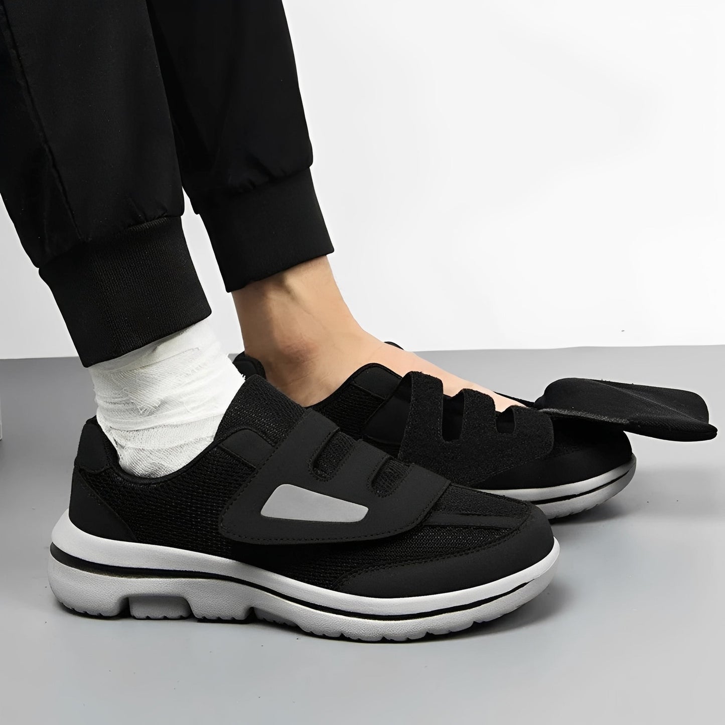 Justin - Stylowe płaskie buty z białą podeszwą dla kobiet