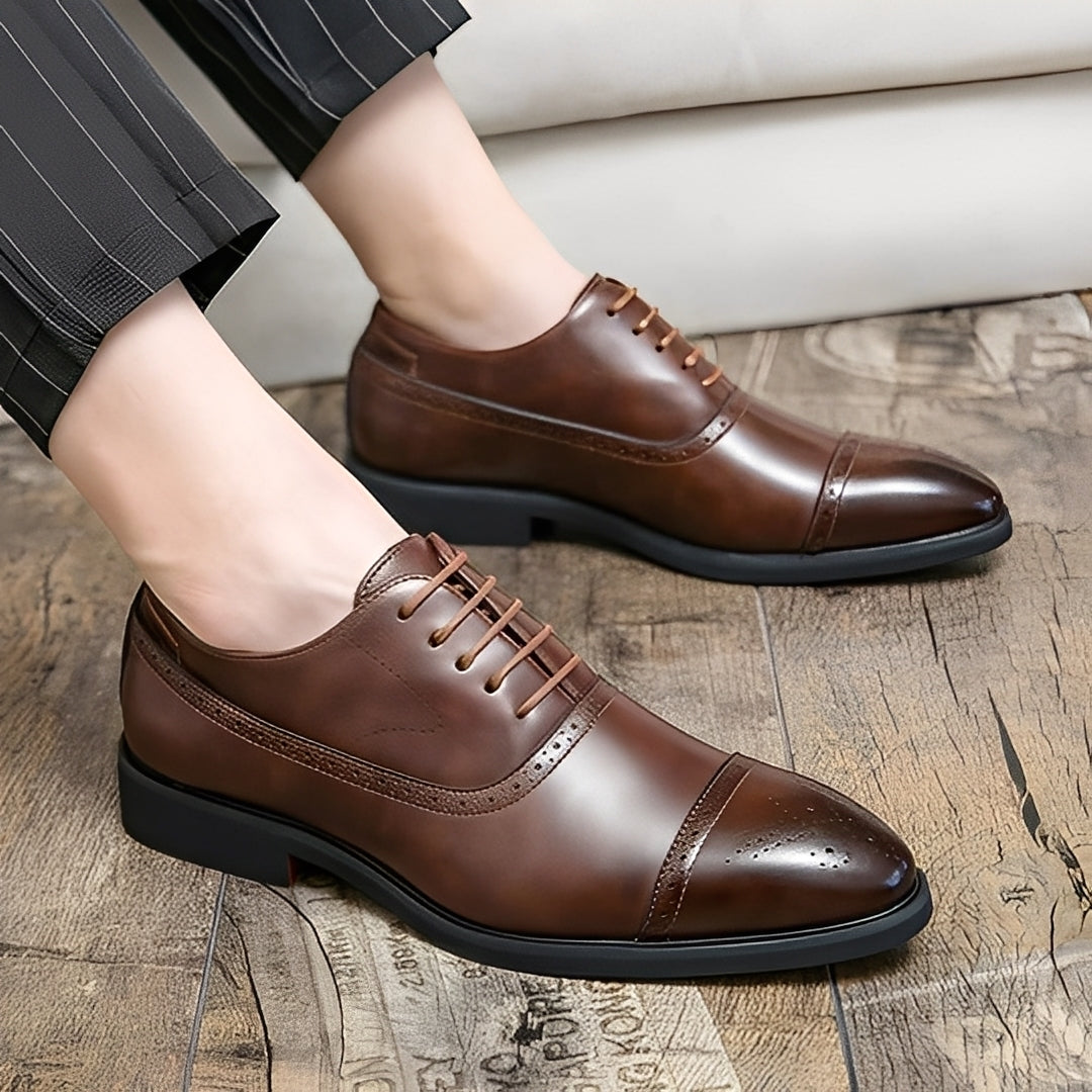 Fulton - Nowoczesne formalne buty skórzane z detalami brogue dla mężczyzn