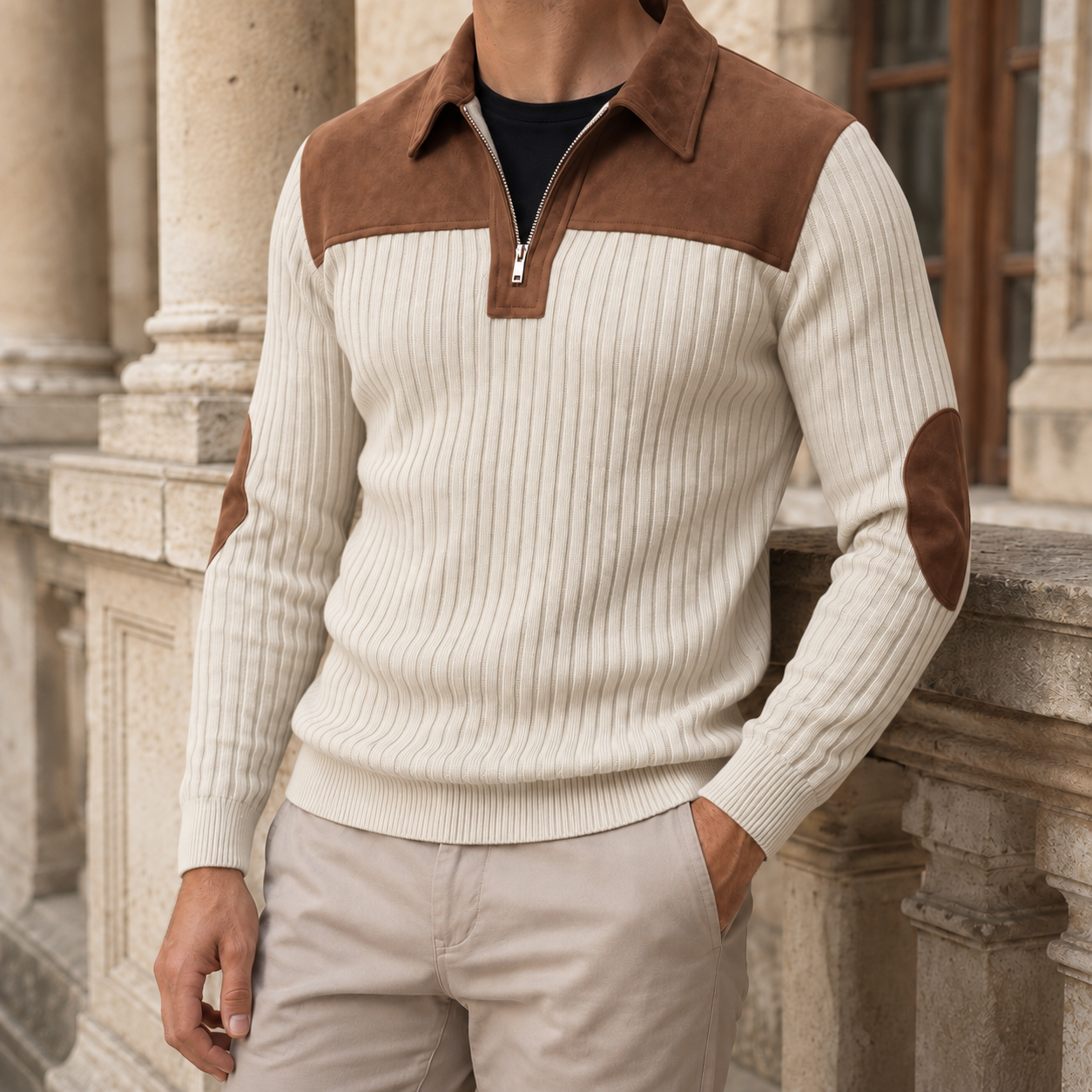 Sweter męski z krótkim zamkiem prezentowany z tyłu