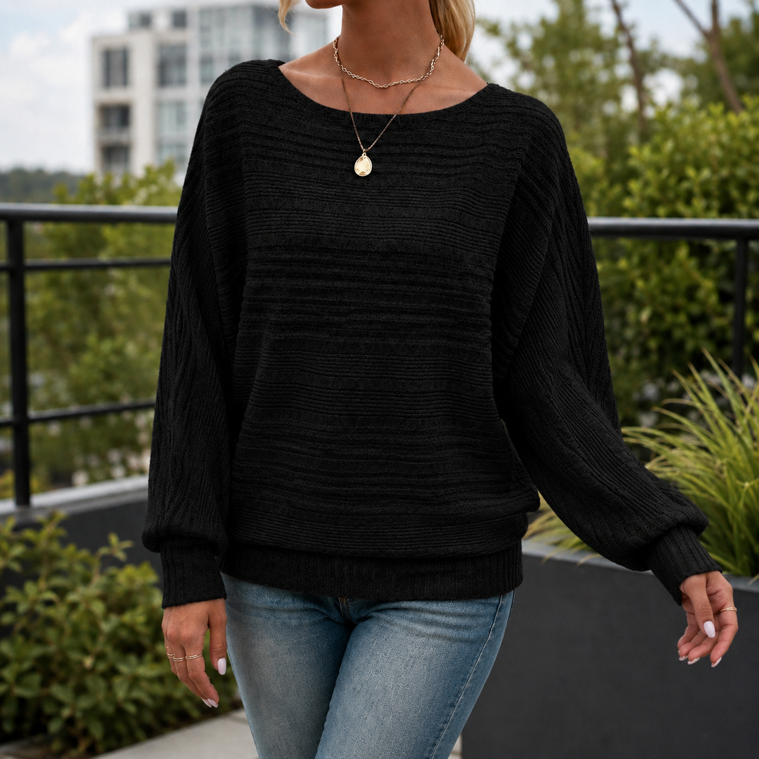 Sweter damski w casualowej stylizacji na co dzień