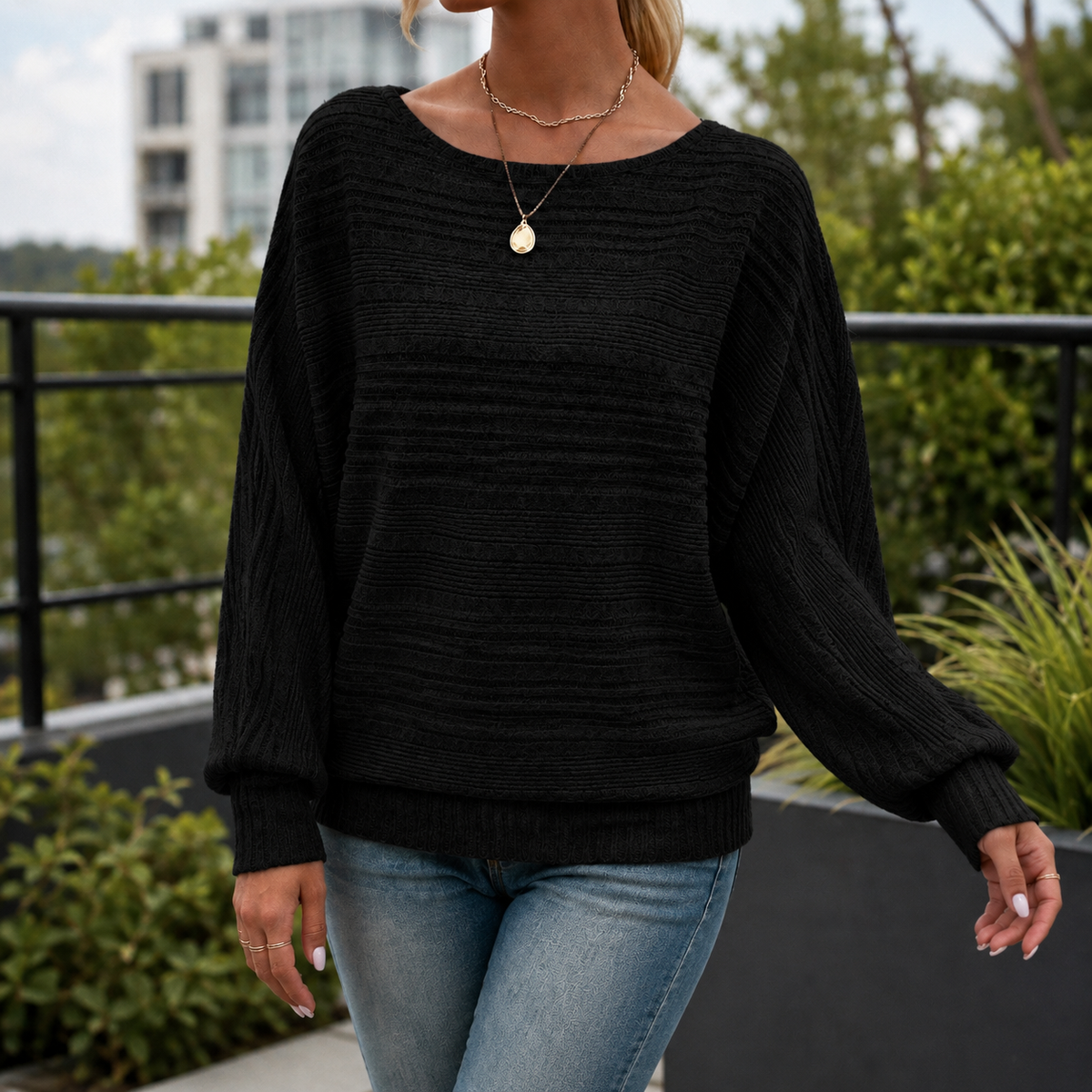 Sweter damski w casualowej stylizacji na co dzień