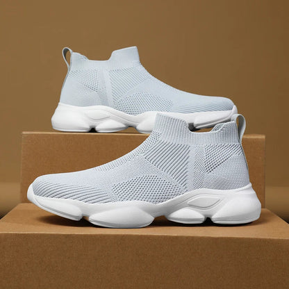Czarne dzianinowe sneakersy męskie, widok pod kątem