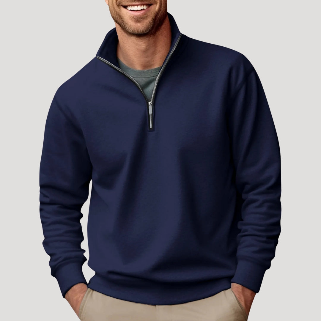 Detal zamka ćwierć długości w męskim swetrze