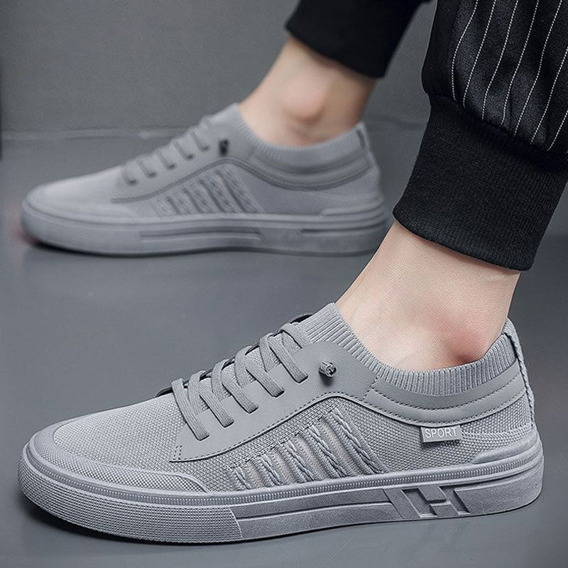 Męskie buty wsuwane casual w ujęciu z góry