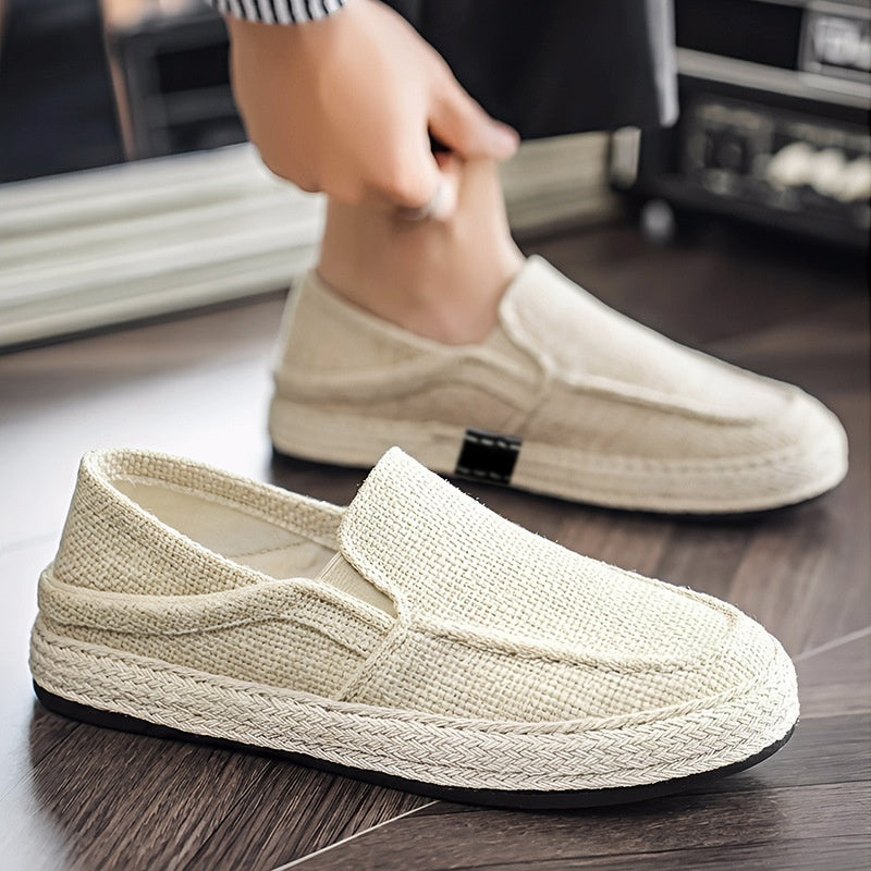 Męskie buty wsuwane z płótna casual, para w ujęciu z przodu