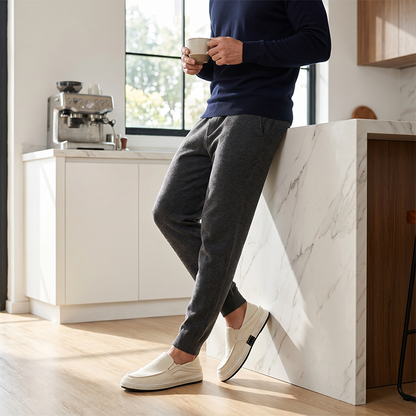 Męskie buty slip-on casual, detal elastycznych wstawek